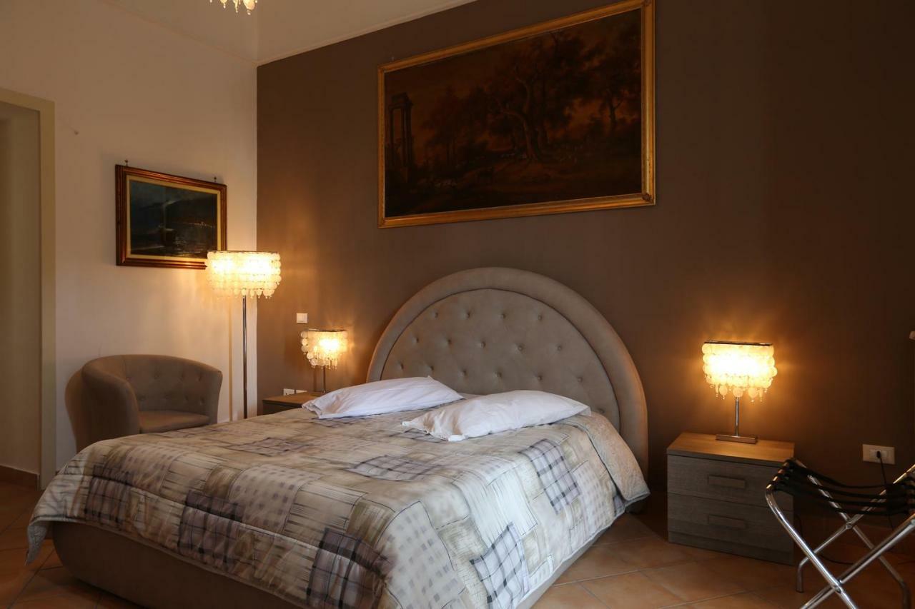 Ma Maison Caserta Bagian luar foto